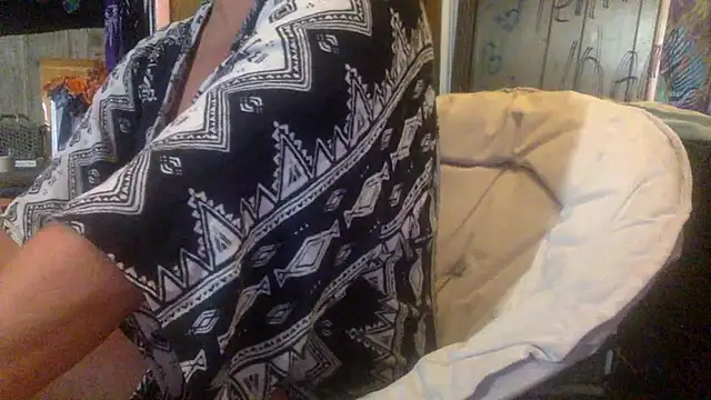 Snapshot of TrashleyRosebud chatting on 06.19.26 TrashleyRosebud online show from 06.19.26