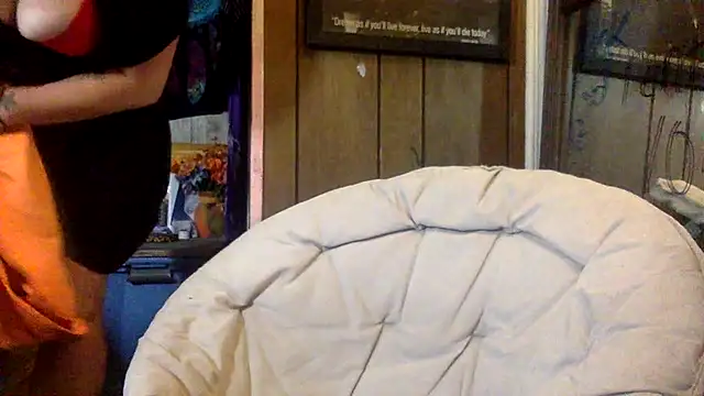 Snapshot of TrashleyRosebud chatting on 07.01.26 TrashleyRosebud online show from 07.01.26