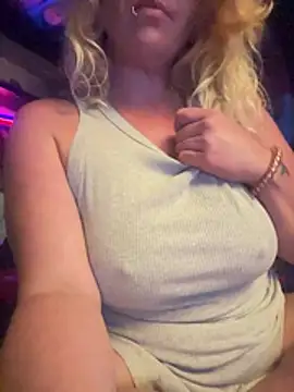 Snapshot of TrashleyRosebud chatting on 07.20.26 TrashleyRosebud online show from 07.20.26