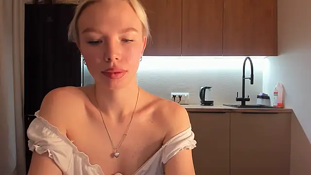 Olivia Bells online show from 02.11.25