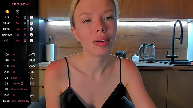 Snapshot of Olivia_Bells chatting on 06.13.26 Olivia Bells online show from 06.13.26