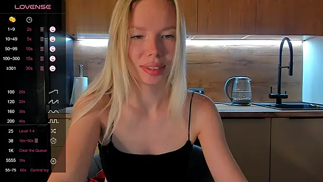 Snapshot of Olivia_Bells chatting on 06.14.26 Olivia Bells online show from 06.14.26