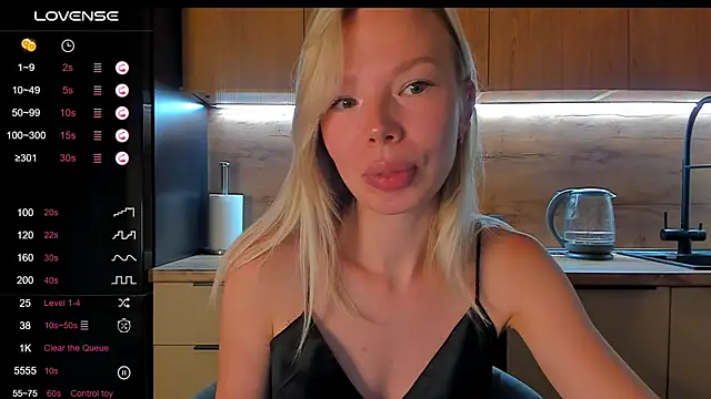 Snapshot of Olivia_Bells chatting on 06.28.26 Olivia Bells online show from 06.28.26