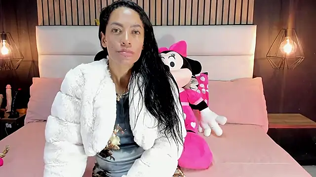 NiicolleMiller online show from 02.22.25