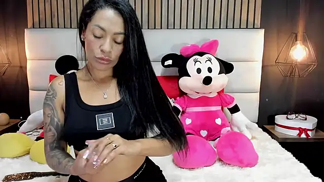 NiicolleMiller online show from 03.06.25