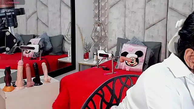 NiicolleMiller online show from 11.26.25