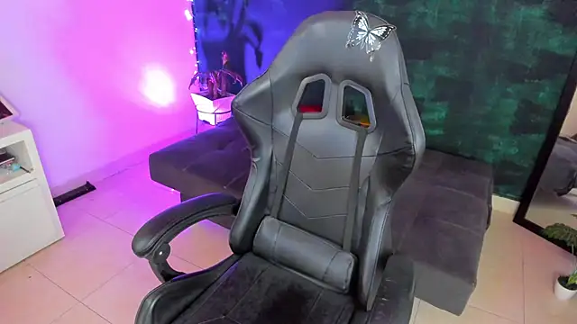 BellaFlaming online show from 01.14.25