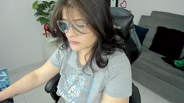 BellaFlaming online show from 03.17.25