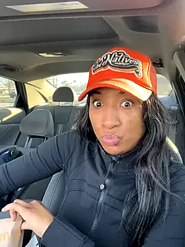 Snapshot of Iceblanca chatting on 12.01.25 Iceblanca online show from 12.01.25