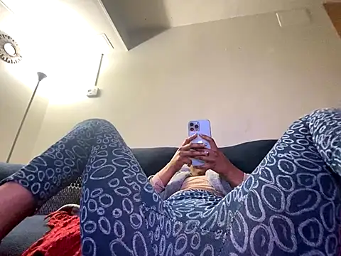 Snapshot of Iceblanca chatting on 12.13.25 Iceblanca online show from 12.13.25