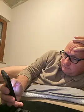 vanjbi45 online show from 10.18.25