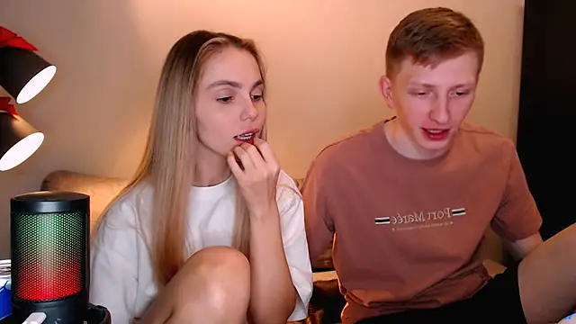 Snapshot of juliaanddima chatting on 11.09.25 juliaanddima online show from 11.09.25