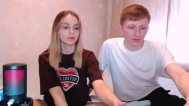 juliaanddima online show from 04.08.26