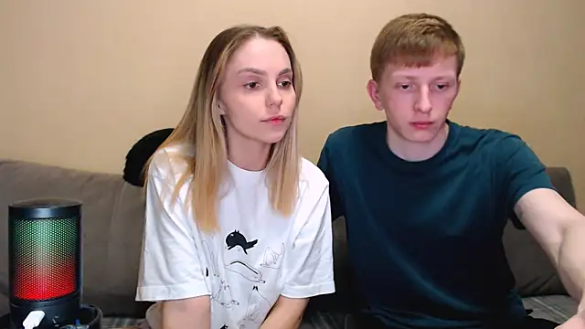 juliaanddima online show from 04.17.26