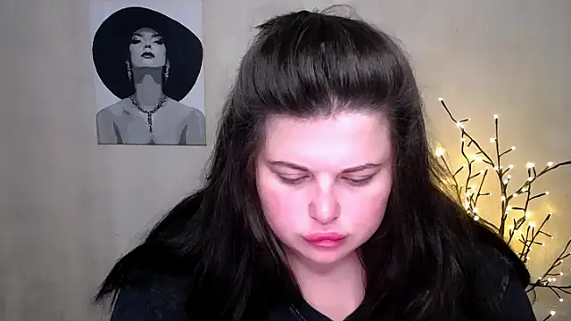 Snapshot of Emily_Mo chatting on 09.10.25 Emily Mo online show from 09.10.25