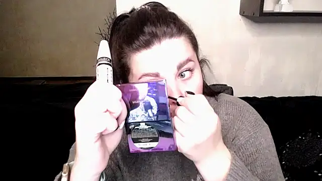 Snapshot of Emily_Mo chatting on 10.25.25 Emily Mo online show from 10.25.25