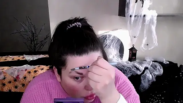 Snapshot of Emily_Mo chatting on 10.30.25 Emily Mo online show from 10.30.25