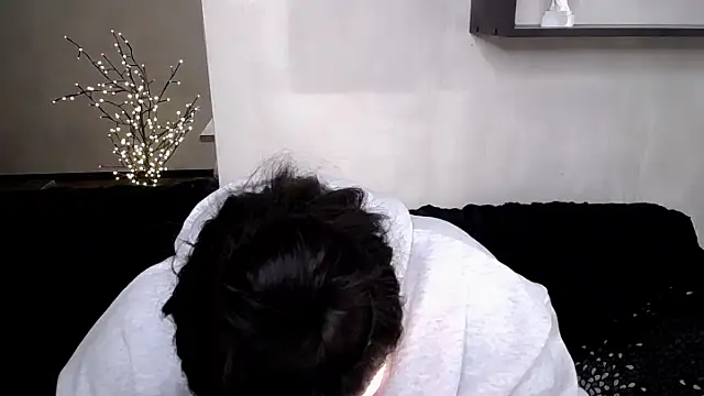 Snapshot of Emily_Mo chatting on 11.04.25 Emily Mo online show from 11.04.25