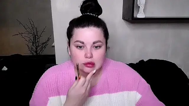 Snapshot of Emily_Mo chatting on 11.06.25 Emily Mo online show from 11.06.25