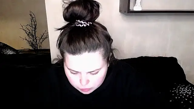 Snapshot of Emily_Mo chatting on 11.10.25 Emily Mo online show from 11.10.25