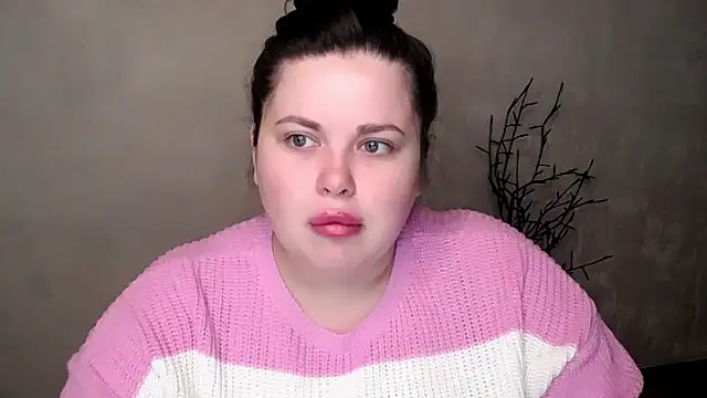 Snapshot of Emily_Mo chatting on 11.15.25 Emily Mo online show from 11.15.25