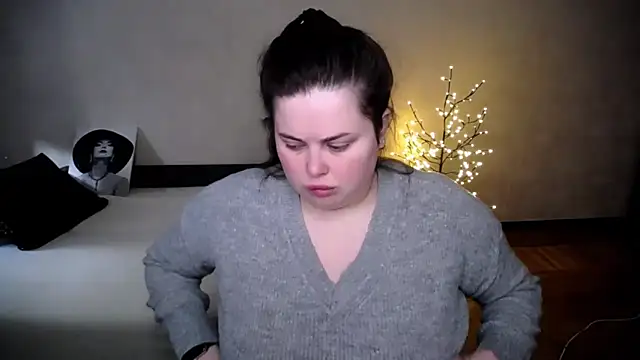 Emily Mo online show from 04.08.26