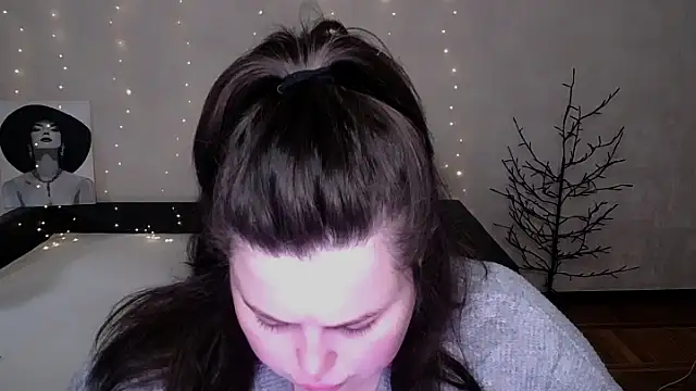 Snapshot of Emily_Mo chatting on 04.24.26 Emily Mo online show from 04.24.26