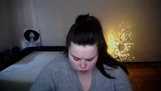 Snapshot of Emily_Mo chatting on 04.25.26 Emily Mo online show from 04.25.26