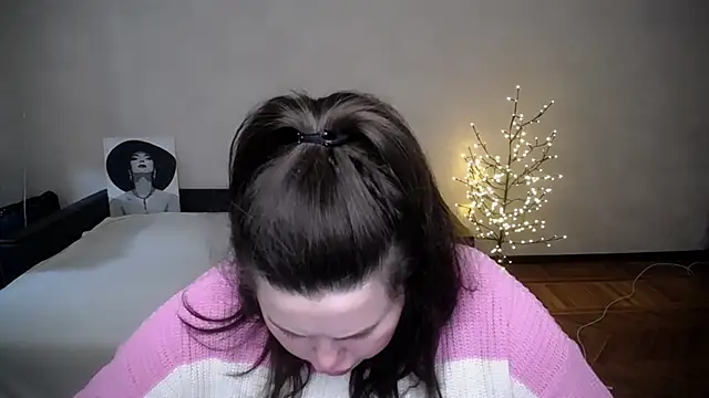 Snapshot of Emily_Mo chatting on 04.26.26 Emily Mo online show from 04.26.26