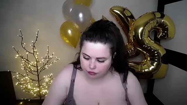 Snapshot of Emily_Mo chatting on 04.27.26 Emily Mo online show from 04.27.26