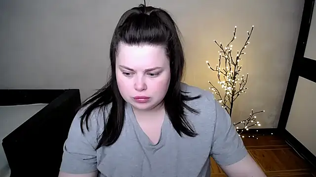 Snapshot of Emily_Mo chatting on 05.07.26 Emily Mo online show from 05.07.26
