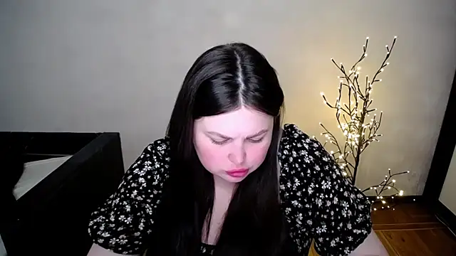 Snapshot of Emily_Mo chatting on 05.10.26 Emily Mo online show from 05.10.26