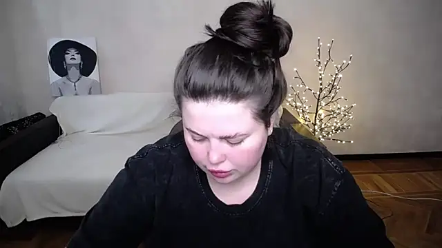 Snapshot of Emily_Mo chatting on 05.20.26 Emily Mo online show from 05.20.26