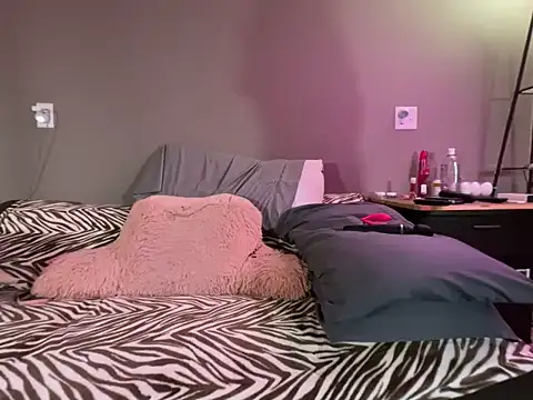 1Lustfully yours online show from 03.15.26