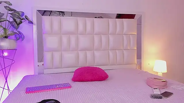 Snapshot of Anais_aradia chatting on 12.31.24 Anais aradia online show from 12.31.24