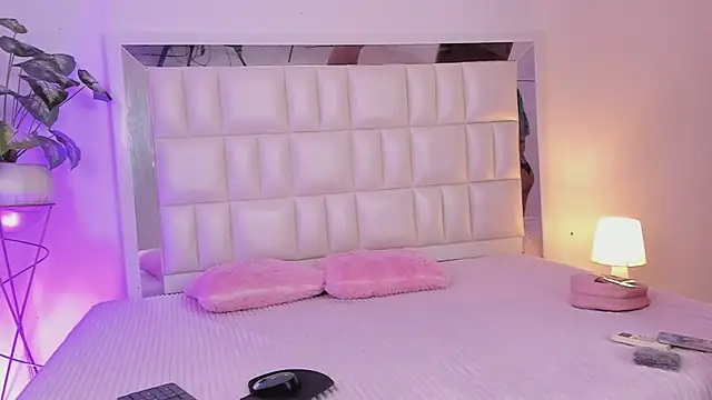 Snapshot of Anais_aradia chatting on 01.09.25 Anais aradia online show from 01.09.25