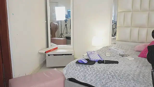 Snapshot of Anais_aradia chatting on 03.18.25 Anais aradia online show from 03.18.25