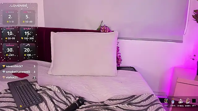 mia thompsonn  online show from 01.07.25