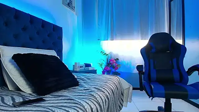 mia thompsonn  online show from 02.19.26