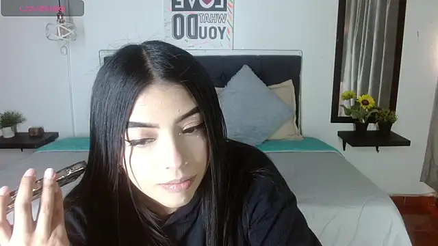 eva six online show from 10.09.25