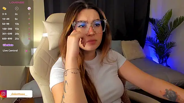 dakottaa  online show from 11.06.25