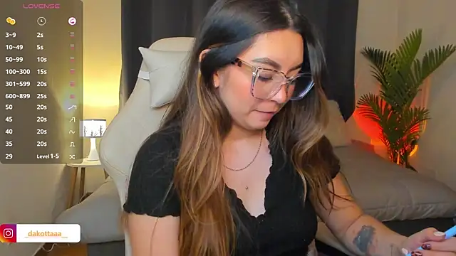 dakottaa  online show from 04.13.26