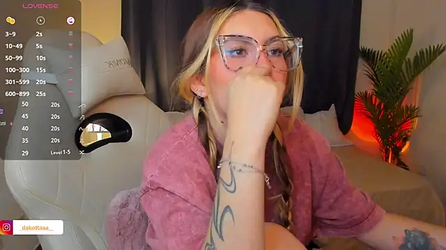 Snapshot of dakottaa_ chatting on 07.22.26 dakottaa online show from 07.22.26