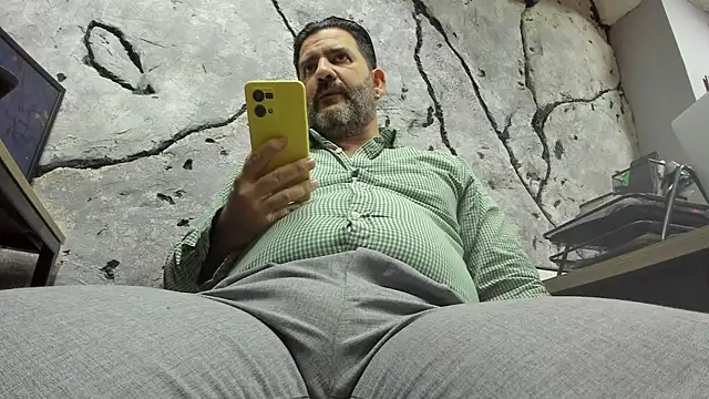 Maxi TheBigDaddy online show from 10.21.25