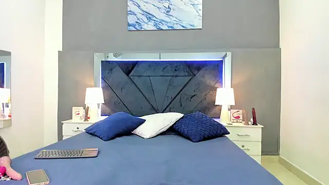 Snapshot of Lauralove_69 chatting on 11.29.25 Lauralove 69 online show from 11.29.25