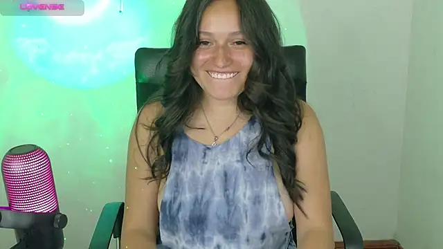 Snapshot of megan_doll2 chatting on 01.08.25 megan doll2 online show from 01.08.25