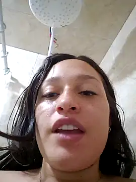 Snapshot of megan_doll2 chatting on 10.22.25 megan doll2 online show from 10.22.25