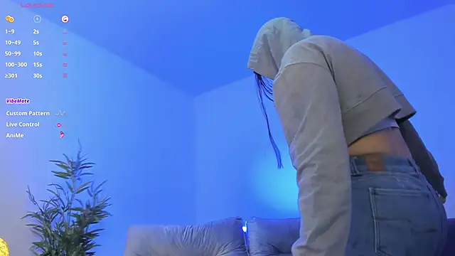 charlottewhitte online show from 02.13.25