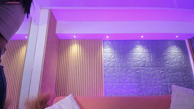 charlottewhitte online show from 03.13.25