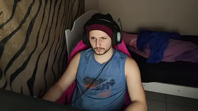 Snapshot of iurytx chatting on 03.05.25 iurytx online show from 03.05.25